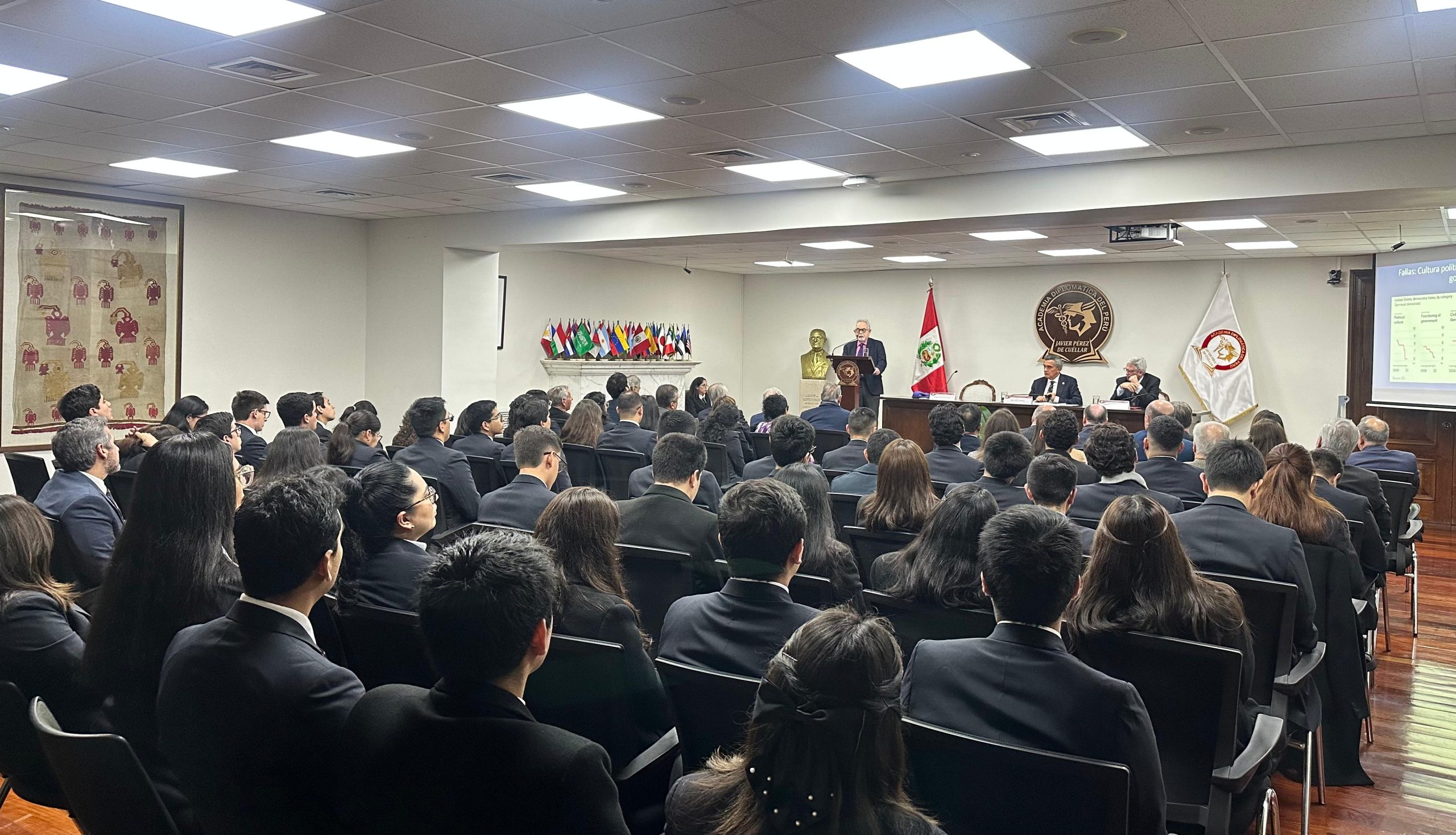 Conferencia Magistral del Ing. Felipe Ortiz de Zevallos por el 69 aniversario de la APD